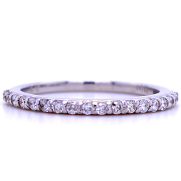 Classic diamond band in whitegold for her
