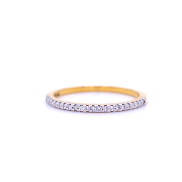Perfect thin diamond band in 18kt gold