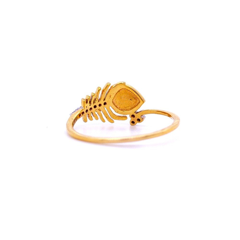 Peocock feather diamond ring in 18 kt gold