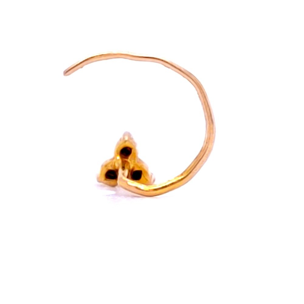 Shamira three diamond nose pin