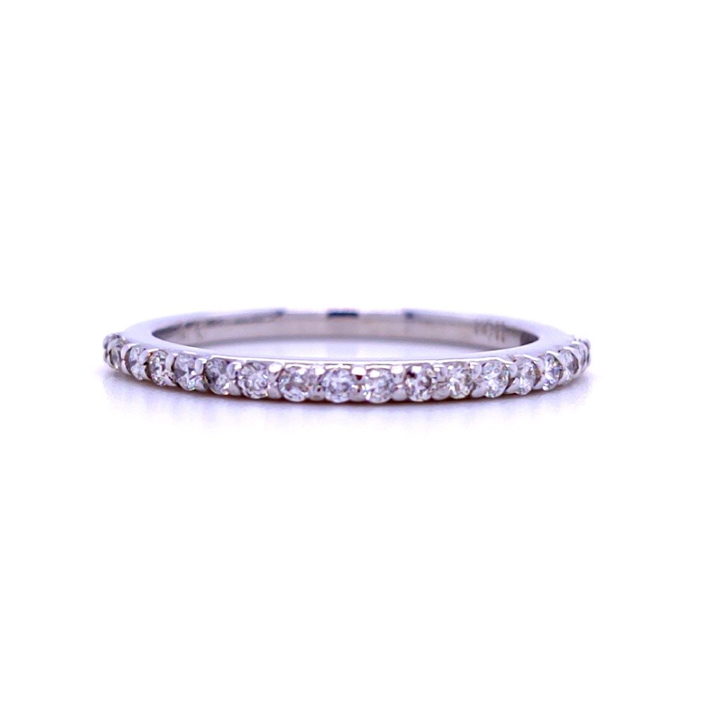 Classic diamond band in whitegold for her
