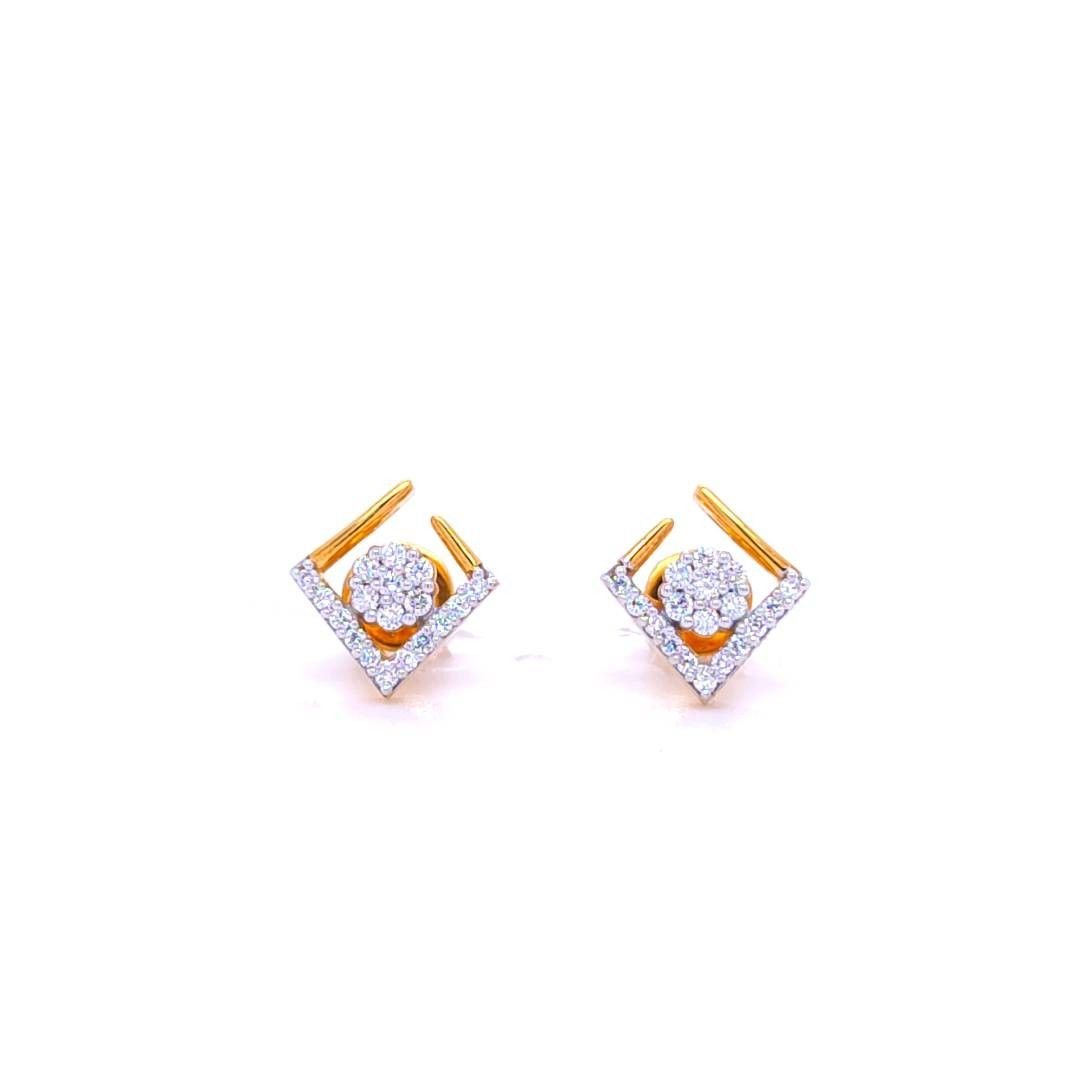 Flower Shape American Diamond Stud Earrings – 𝗔𝘀𝗽 𝗙𝗮𝘀𝗵𝗶𝗼𝗻  𝗝𝗲𝘄𝗲𝗹𝗹𝗲𝗿𝘆